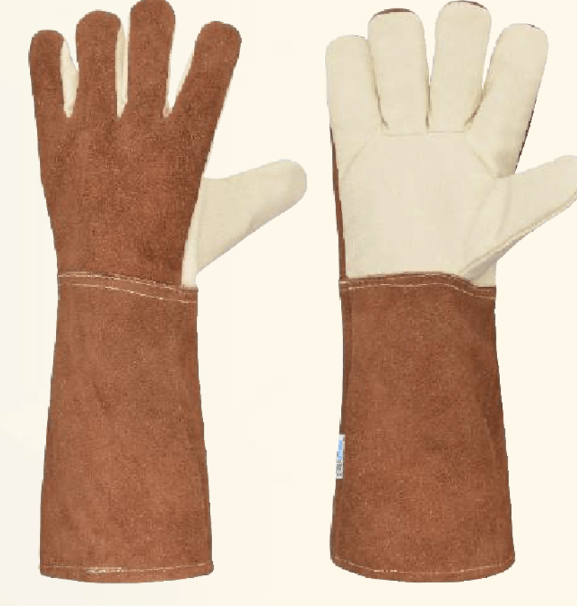 SafeKraft SKPKG-1401 Kevlar leather hand gloves with Aramid stitching and 850°C heat resistance for industrial hand protection.